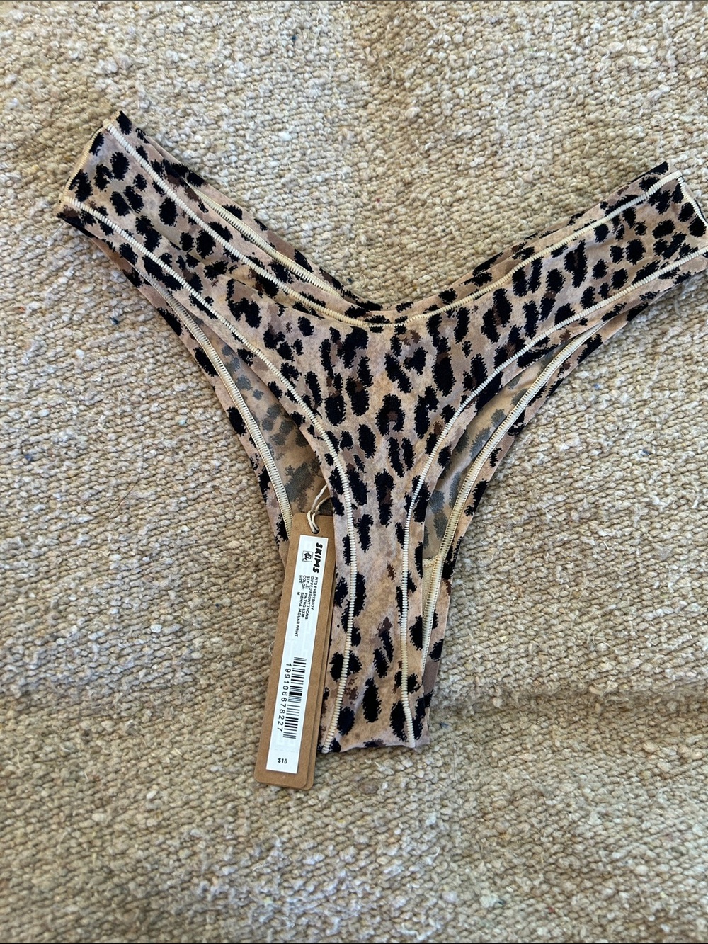 SKIMS Leopard Print - Tan/Black Fits Everybody Dipped Front Thong - Picture 2 of 4